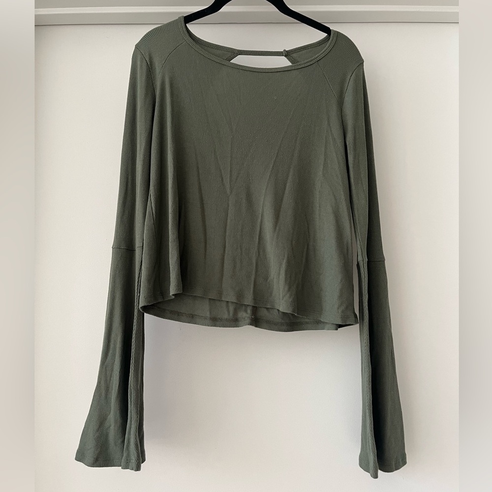 Hollister | Ribbed Cutout Back Bell Sleeve Top | Green | S